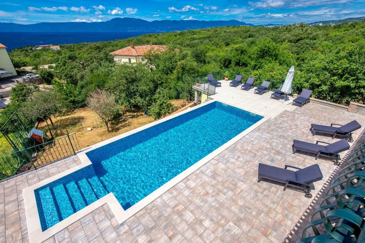 Luxury Apartments Kostrena With Pool Luaran gambar