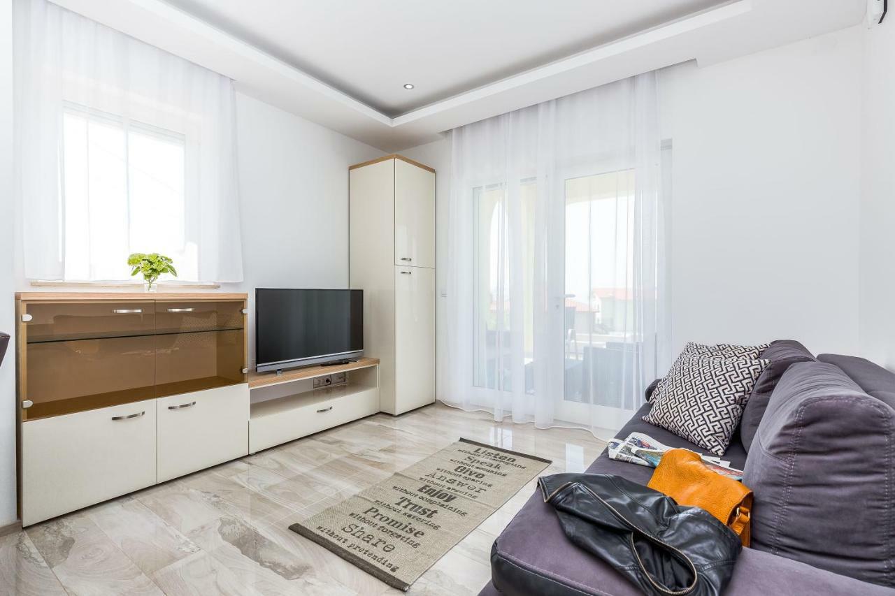Luxury Apartments Kostrena With Pool Luaran gambar