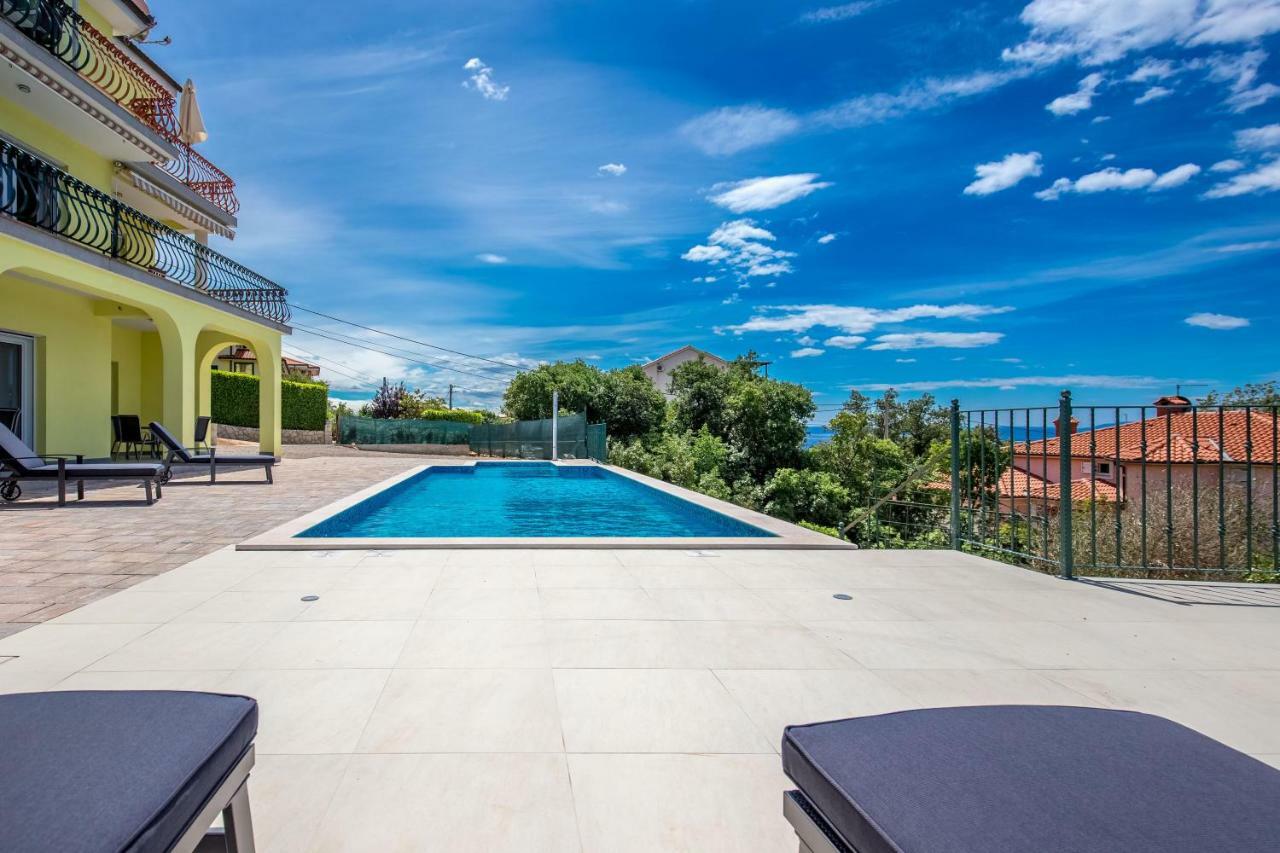 Luxury Apartments Kostrena With Pool Luaran gambar