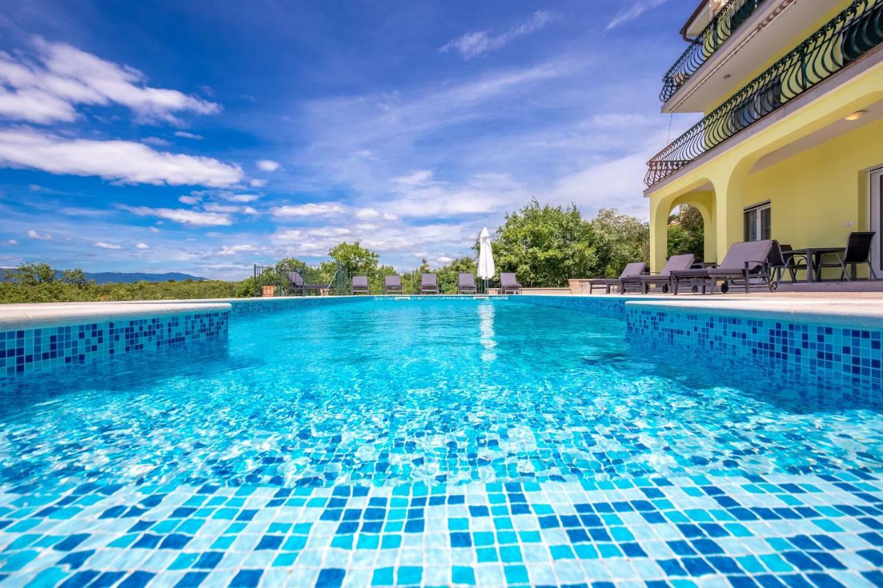 Luxury Apartments Kostrena With Pool Luaran gambar