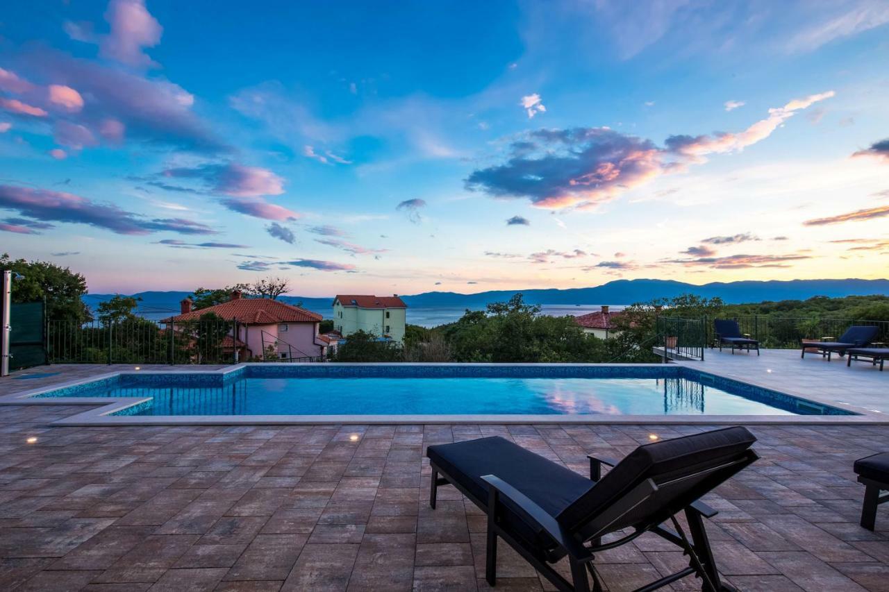 Luxury Apartments Kostrena With Pool Luaran gambar